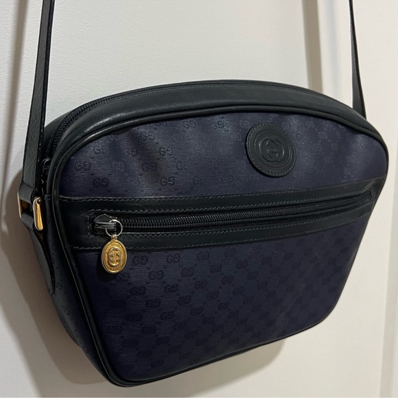 Vintage Gucci GG Navy Blue Canvas w/ leather Crossbody Bag - Picture 2 of 16
